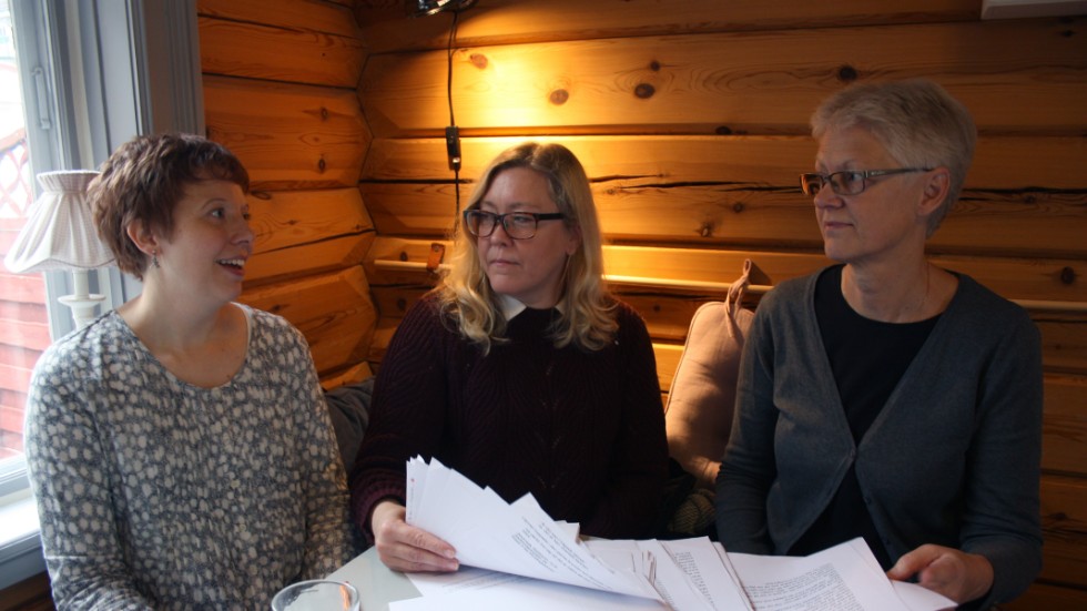 Juryn bestående av Lindy Strandarv och Millis Sarri i samspråk med EP:s Anette Östlund.