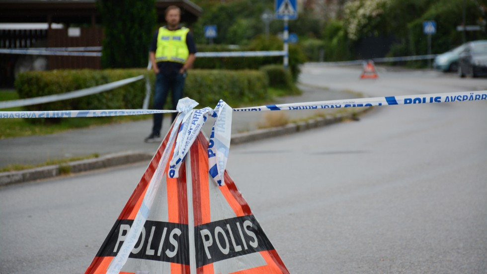 En kvinna och hennes två barn fick livshotande skador efter ett misstänkt mordförsök i Eksjö i augusti.
