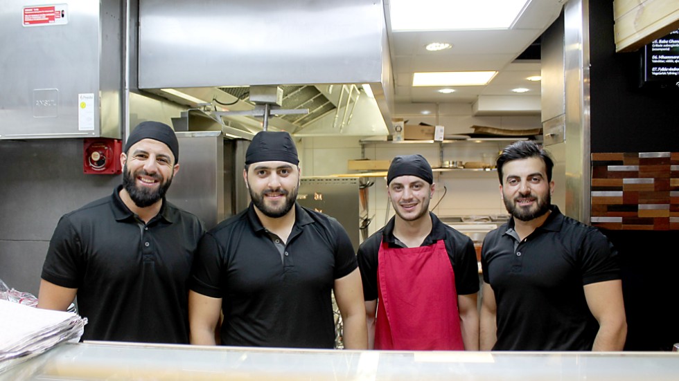 Fyra bröder Alrashed som öppnat Barbecue classic i Linköping. Från vänster: Ahmed, Basil, Fahed och Mohamad.