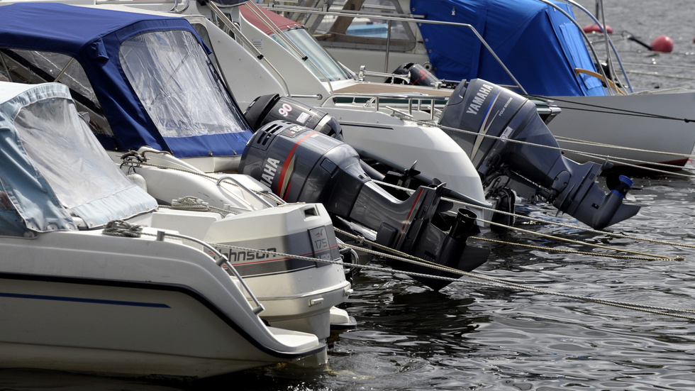 Mer än handfull båtmotorer har under sensommaren och hösten försvunnit på Aspö norr om Strängnäs.