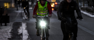 Bara en liten del av cyklisterna har lyse