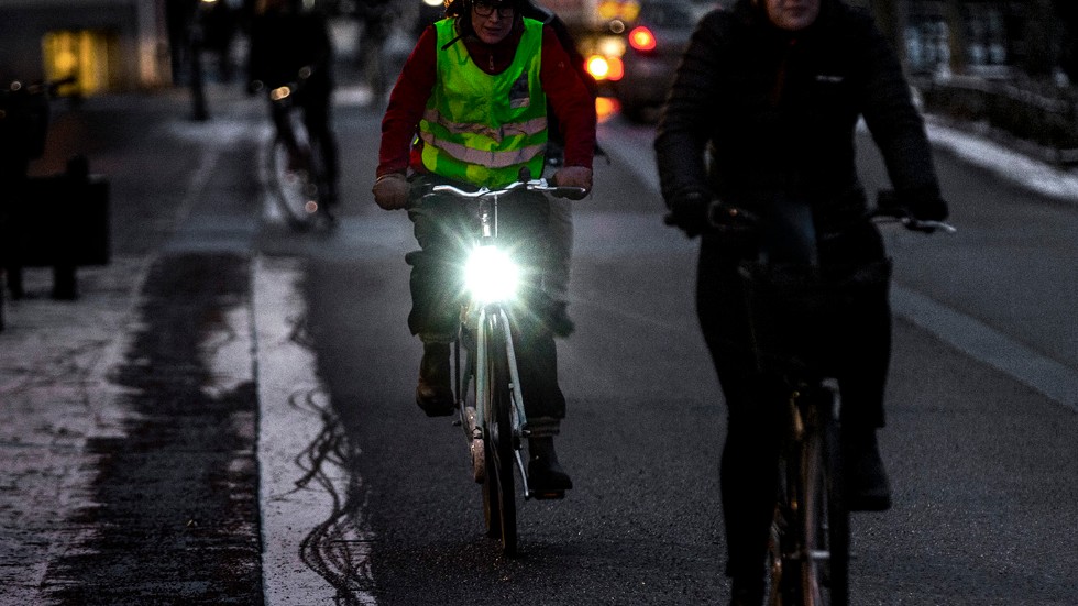 Häflten av cyklisterna jag möter har inga lyktor, skriver Gunilla Gålne.
