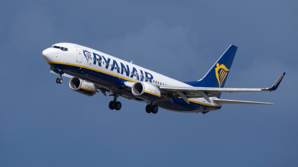 Ryanair kommer att ta bort ungefär hälften av sina flyglinjer från Skavsta.
