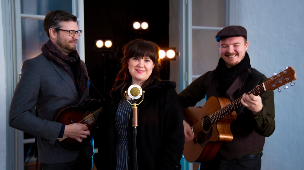 Robbin Ståhl, Erika von Knorring och Patrik Midelf utgör trion Gyttring med bas i Enköping.