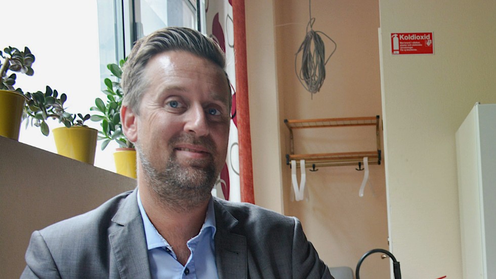 Enhetschefen på Arbetsförmedlingen i Kalmar län, Kalle Östergren, ser en fortsatt stark arbetsmarknad i Vimmerby kommun med bland annat drygt 530 nya anmälda lediga platser i december.