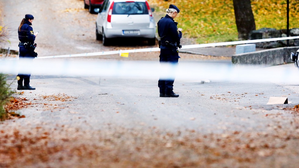 På onsdagsmorgonen besköts en villa i Torshälla med flera skott.