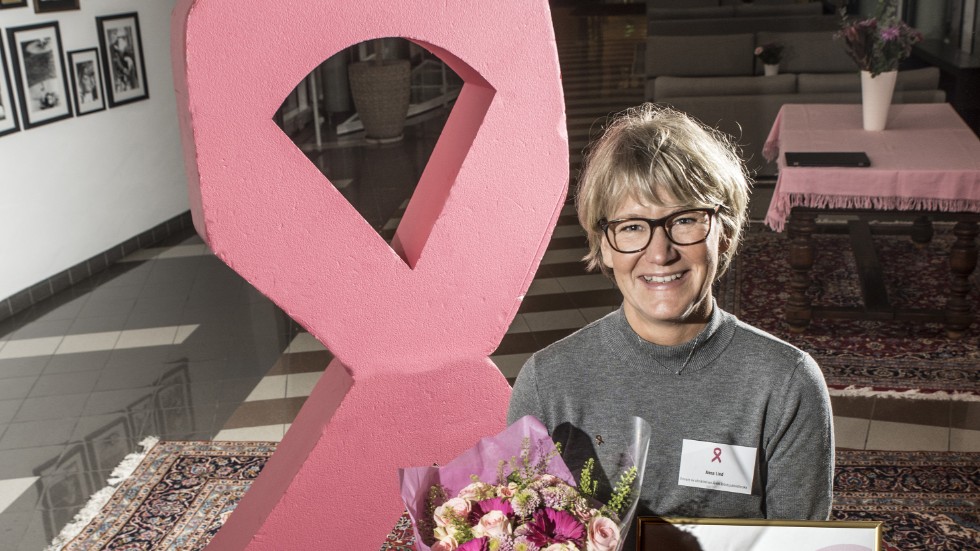 Anna Lind på Akademiska sjukhuset har fått priset Årets Bröstsjuksköterska 2019. 
"Det är ett fint kvitto på att mitt arbete uppskattas", säger hon.