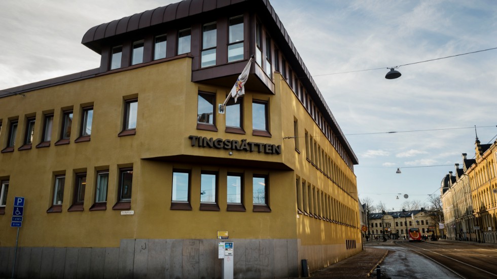 Den treåriga flickan hittades död i en lägenhet i centrala Norrköping i slutet av januari. Nu åtalas mamman som misstänks för att ha orsakat flickans död. Arkivbild.