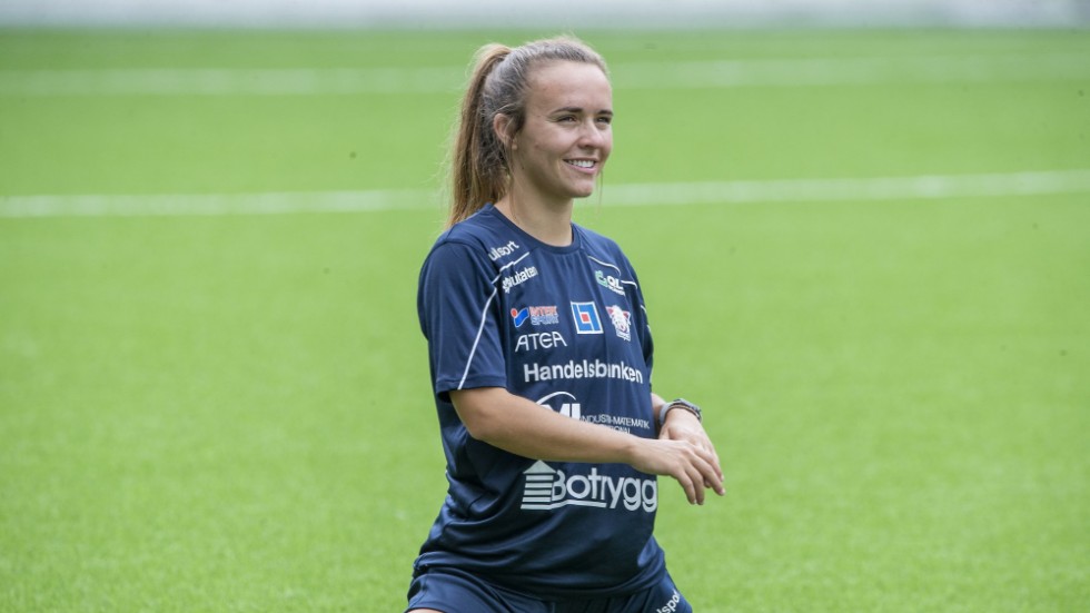 LFC avbröt allt samarbete med provspelaren Brianne Folds efter att det blivit känt att hon också tränat med Göteborg.