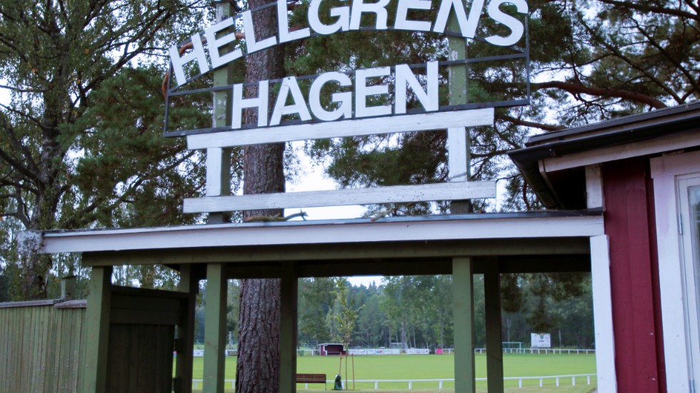 Det kan bli mycket dramatiskt på Hellgrenshagen i Malmslätt på söndag när Boren kommer på besök. Vi direktsänder den heta seriefinalen. 