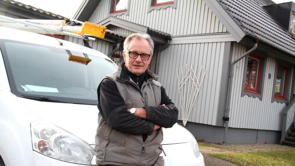 "Nu är det dags", säger 66-åriga Sven-Gunnar Karlsson som efter 40 år som egenföretagare och elektriker går i pension och släcker ned företaget SG:s Elektriska. 