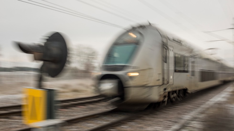 Det var ett signalfel vid en tågdepå i Hagalund, cirka sex kilometer norr om Stockholms centralstation, som orsakade tisdagsmorgonens förseningar.