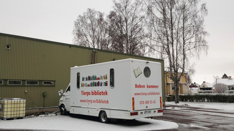 Bokbussen i Tierps kommun försvinner och kommer fortsättningsvis inte att rulla av ekonomiska skäl. Låntagare hänvisas istället till bibliotek eller att använda tjänsten "Boken kommer". 