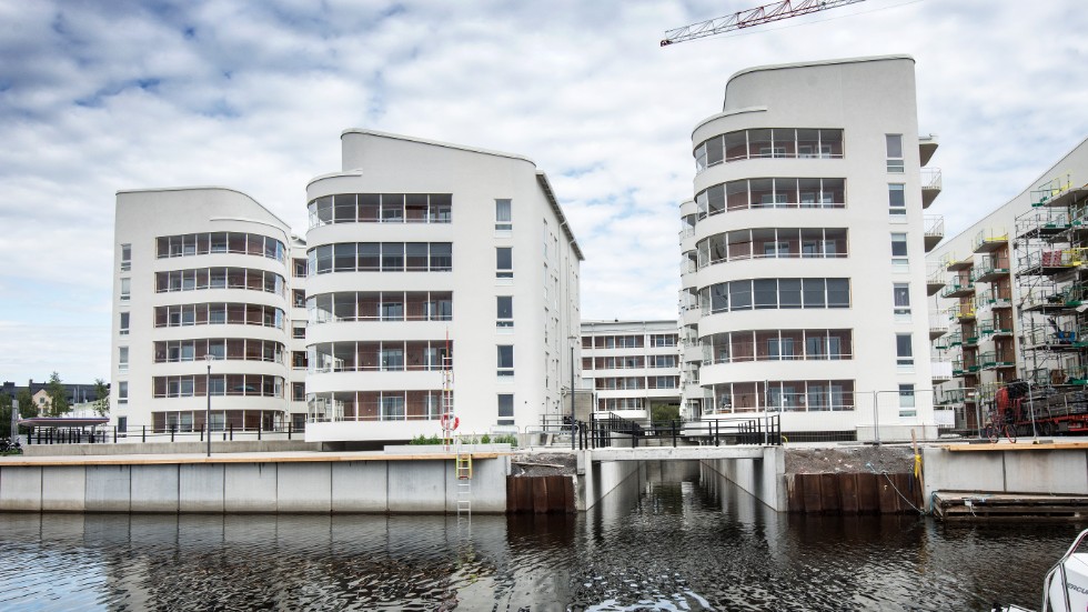 Många nya lägenheter byggs, exempelvis i bostadsprojektet Kuststad. Ändå präglas de ungas bild av Luleå fortsatt starkt av bostadsbristen, även om den nya undersökningen visar på en liten förbättring.