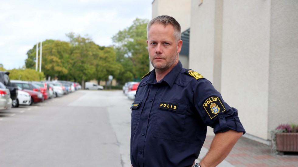 Torbjörn Nilsson, polisområdeschef, är fortfarande skakad över att så många kunde bli så arga med ett så magert faktaunderlag. Han tror att det fanns starka krafter i kulisserna som drev på utvecklingen.