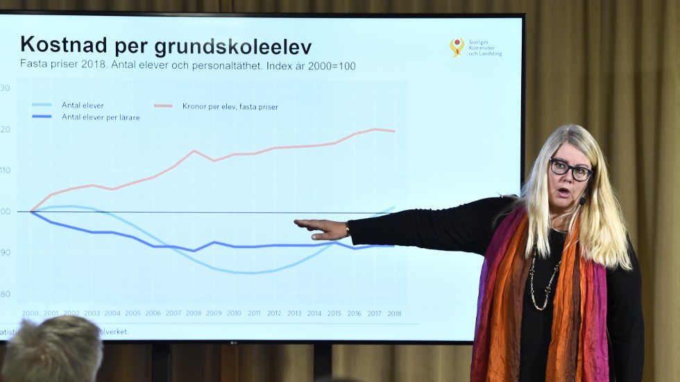 Annika Wallenskog på Sveriges Kommuner och Landsting varnar för en svår ekonomisk situation för kommunerna de kommande åren.