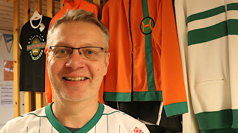 Det ska vara något speciellt att dra på sig HFK-tröjan tycker Patrik Stenbäck, ny ordförande i Hultsfreds Fotbollklubb, som vill skapa en stark klubbkänsla.