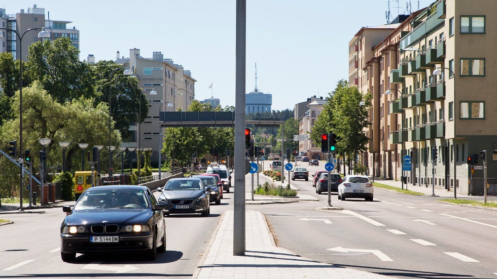 Körfält på central gata stängs av