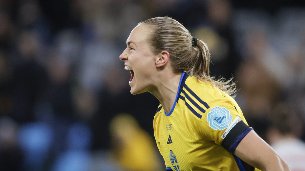 Magdalena Eriksson skriker ut sin glädje efter sitt 1–0-mål.