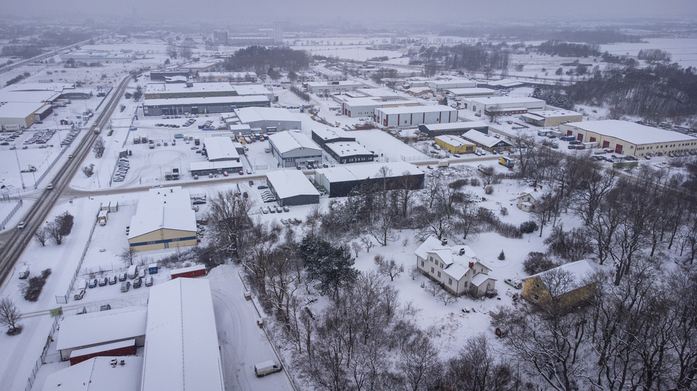 Det enda som finns kvar är kostsamma planeringar om hur Ostlänken ska dras genom staden, menar insändarskribenten.