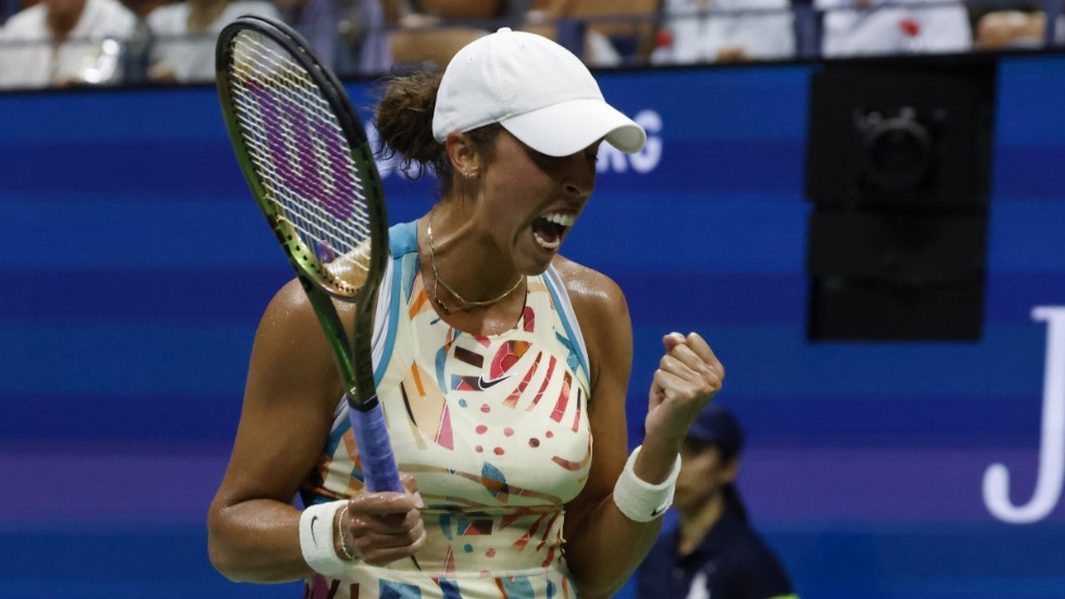 Amerikanska Madison Keys firar efter att ha slagit tjeckiska Marketa Vondrousova i US Open.