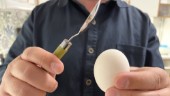 Så skalar du hårdkokta ägg – med lätta små slag