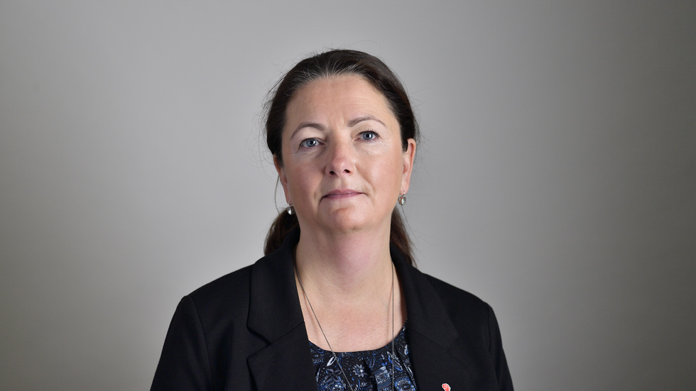Member of Parliament Åsa Karlsson (S) remains skeptical about the Norrbotnia railway.