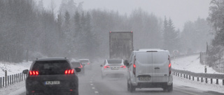 Trafikverket: Stökigt på vägarna i snöovädret