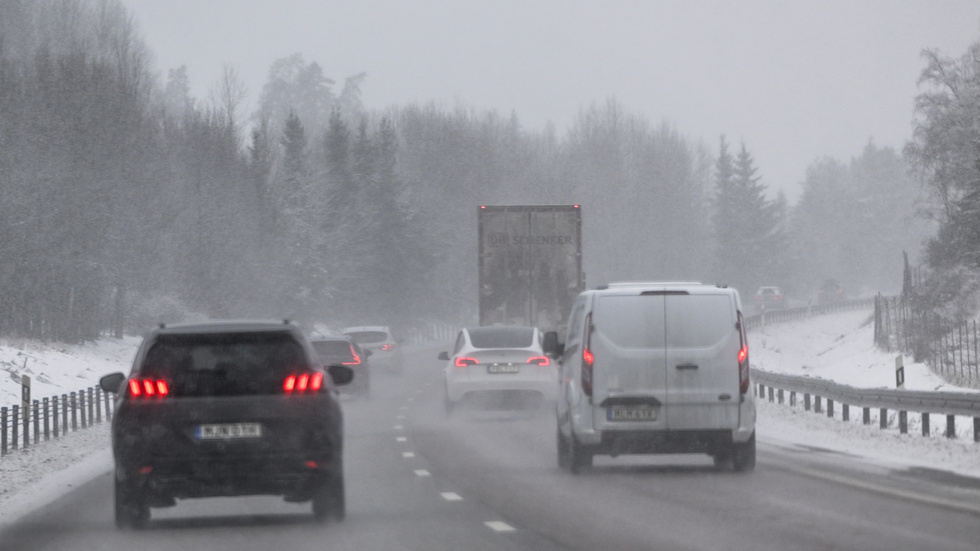 SMHI har utfärdat varningar på flera håll i landet, med anledning av ovädret Pia.