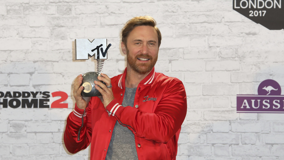 David Guetta skulle ha uppträtt på MTV-galan i Paris den 5 november. Nu ställs galan in.