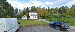 Nya ägare till villa i Rosersberg - 5 700 000 kronor blev priset
