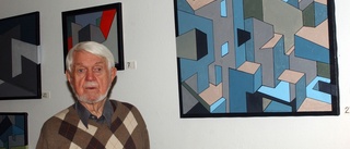 91-årige Olle ställde ut nyproducerad konst