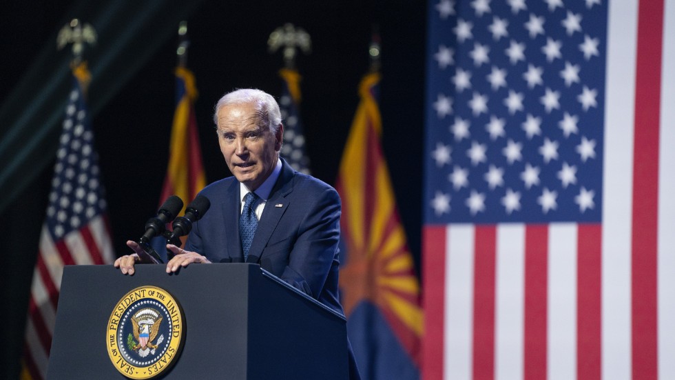 President Joe Biden i ett linjetal i Arizona.