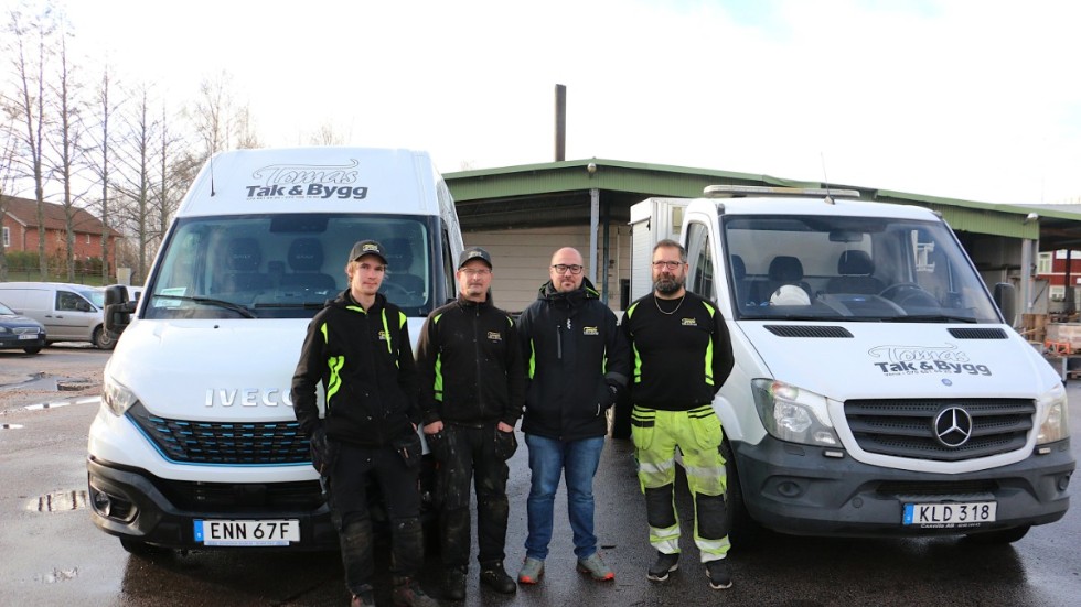 Intresset för biogas har också smittat av sig på de anställda, som dagligdags kör firmans bilar. Här Anton Tomtelius, Lars Gunnarsson, Christoffer Lindqvist och Tomas Lindqvist.