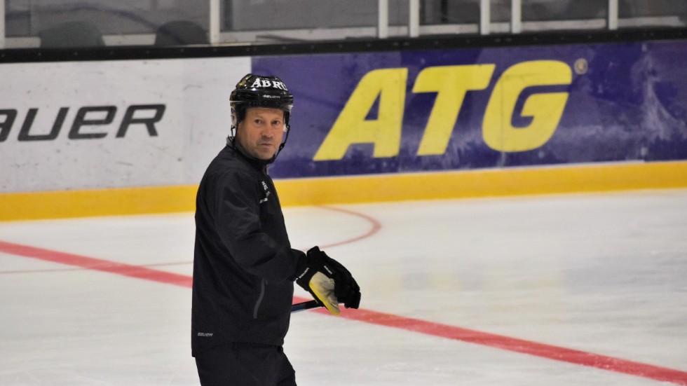Vimmerby Hockeys tränare Staffan Lundh är förkyld och kan missa matchen mot Dalen.