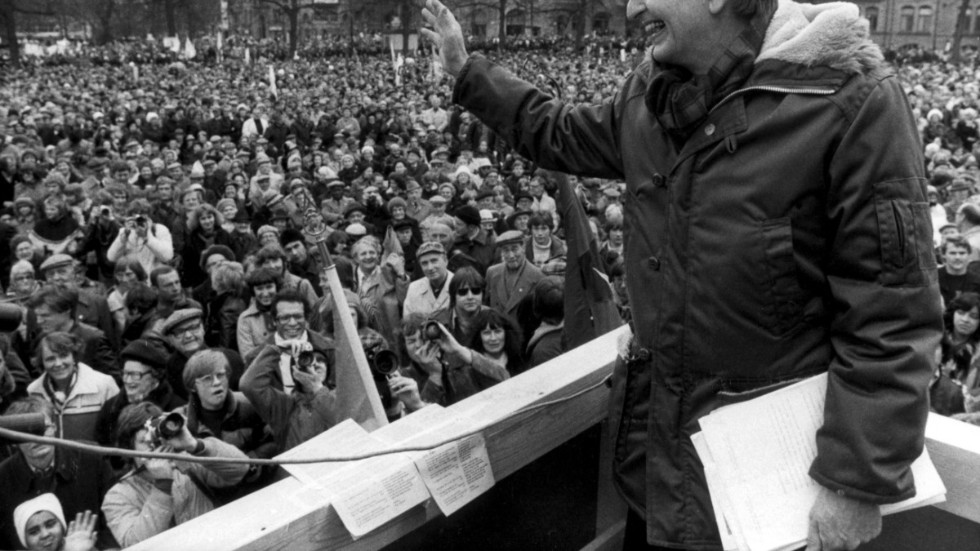 När Hans Lundén deltog i Strängnäs kommunfullmäktige blev han förvånad över att det var svårt att uppfatta vad vissa politiker sa. "Det är viktigt för demokratin att göra sin röst hörd", skriver han.
Bilden: Olof Palme var känd för sina tal. Här är han på Norra Bantorget i Stockholm, 1 maj, 1979.