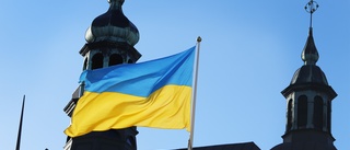 Här vajar ukrainska flaggan vid stadshuset i Eskilstuna: "Känns självklart visa solidaritet"