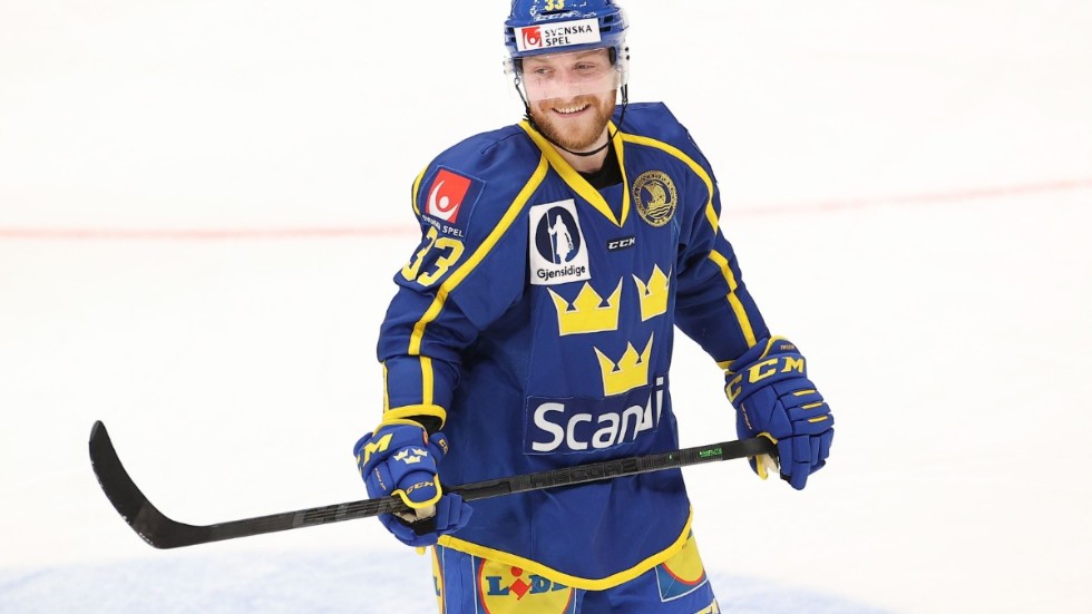 Linus Hultström spelade Channel One Cup med Tre Kronor.