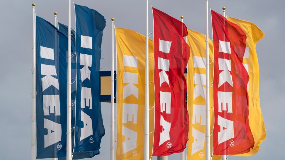 Möbeljätten Ikea ska ge anställda fler timmar på sina kontrakt för att minska mängden mertid. Arkivbild.