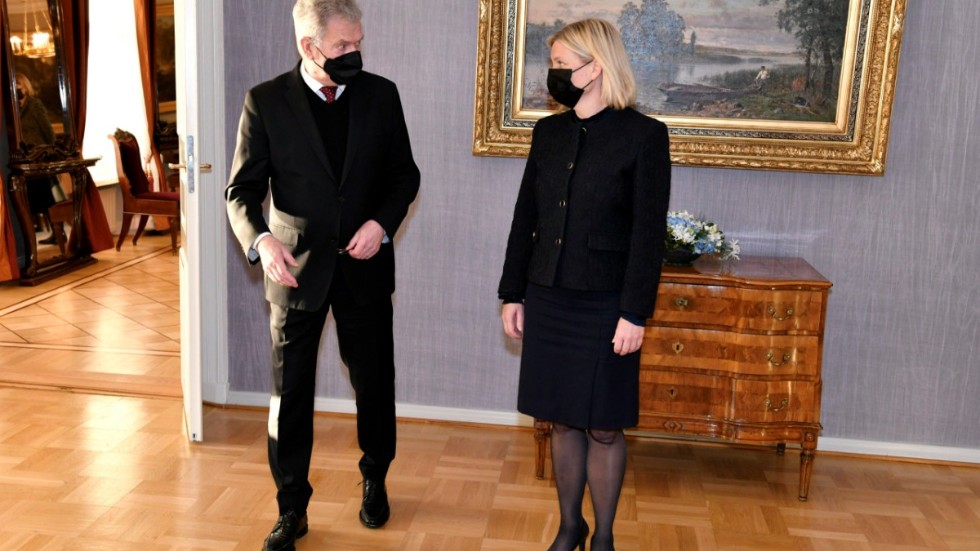 Statsminister Magdalena Andersson (S) och Finlands president Sauli Niinistö vid ett möte i presidentpalatset i Helsingfors i början av december.
