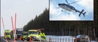 Man försvunnen efter singelolycka vid Rosvik – polisen söker med helikopter och hundpatruller