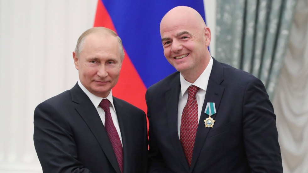 Rysslands president Vladimir Putin och Fifa-ordföranden Gianni Infantino vid en ceremoni i Moskva 2019. Arkivbild.