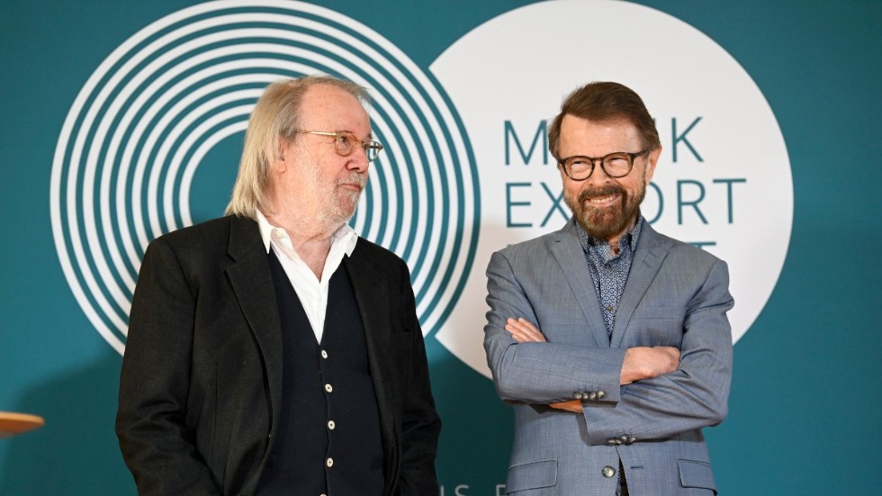 Benny Andersson och Björn Ulvaeus är påtagligt nöjda med att få utmärkelsen. "Det här känns väldigt speciellt", säger Benny Andersson.