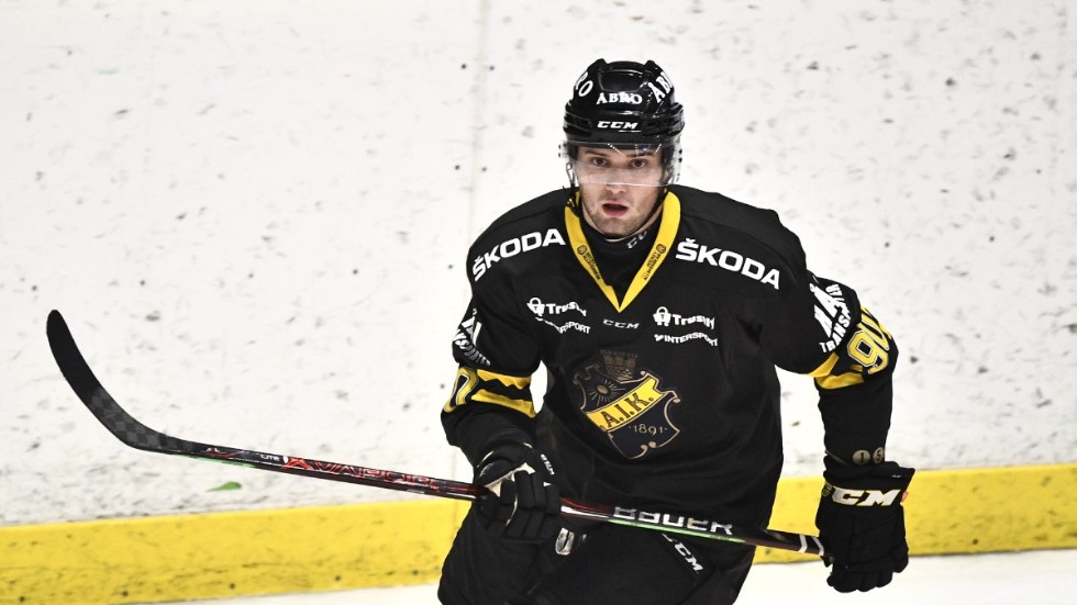 Oliver Wahlstrom gjorde ett mål och spelade fram till ett annat när AIK bortaslog Västerås på onsdagen. Arkivbild.