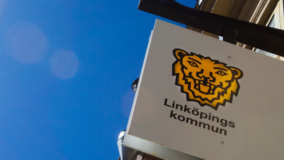I Linköping ser vi hur många företag inte ges möjlighet att etablera eller bygga ut sin verksamhet, skriver debattörerna.