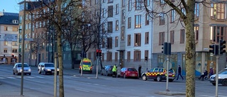 Två personbilar i kollision i centrala Linköping