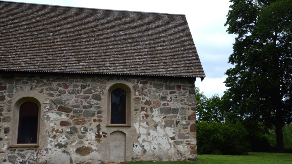 Hägerstads gamla kyrka uppfördes i gränslandet mellan 1100- och 1200-talet, byggdes om under 1600-talet och förföll sedan till en ruin. Kyrkan räddades sedan av boende i bygde runt omkring.