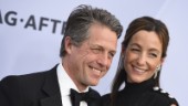 Hugh Grant spelar tennis-SM i Båstad