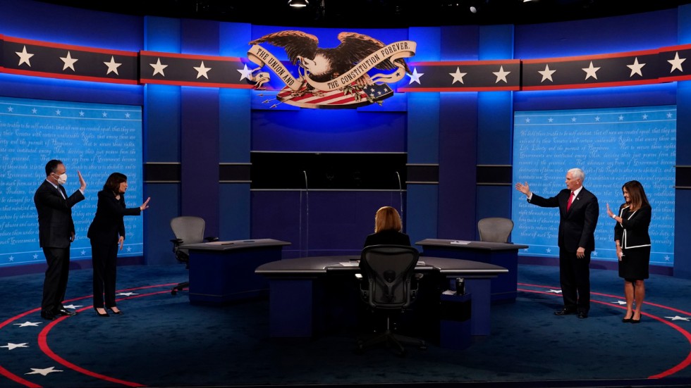 Demokraternas Kamala Harris och Republikernas Mike Pence möttes i en debatt natten till torsdagen.