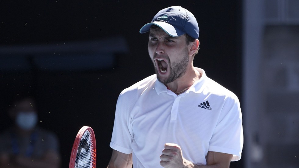 Aslan Karatsev har nått kvartsfinalen i Australian Open.